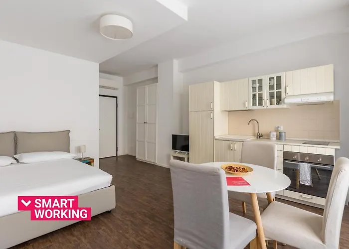 Largo Molina Iii By Wonderful Italy * Bologna